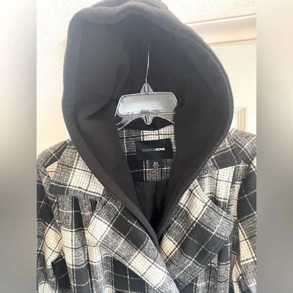 FASHION NOVA 🖤💖🤍PLAID BUTTON FRONT PEACOAT-WITH SASH & DETACHABLE HOODIE-XL - Picture 3 of 16